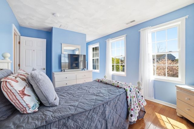 14 Wood Ln, Lawrence, MA 01843