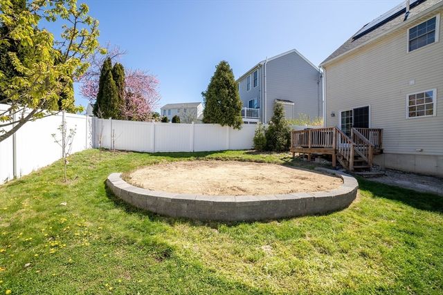 14 Wood Ln, Lawrence, MA 01843