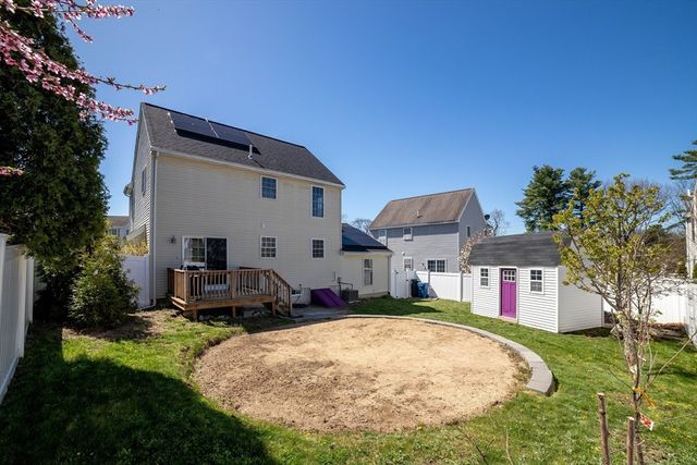 14 Wood Ln, Lawrence, MA 01843