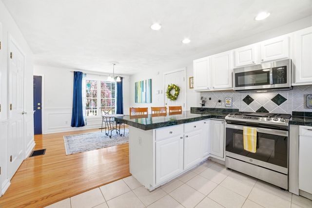 14 Wood Ln, Lawrence, MA 01843