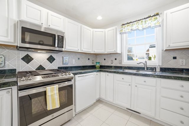 14 Wood Ln, Lawrence, MA 01843