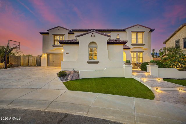 13058 W LOWDEN Road, Peoria, AZ 85383
