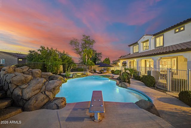 13058 W LOWDEN Road, Peoria, AZ 85383