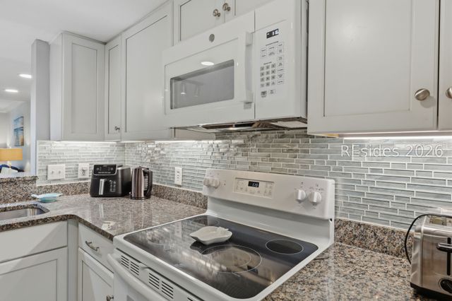 26 S Forest Beach Dr Apt 66, Hilton Head Island, SC 29928