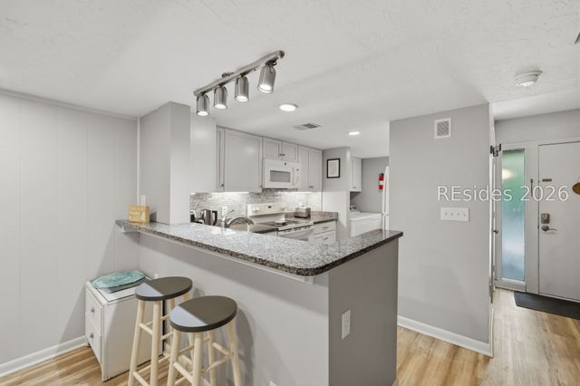 26 S Forest Beach Dr Apt 66, Hilton Head Island, SC 29928