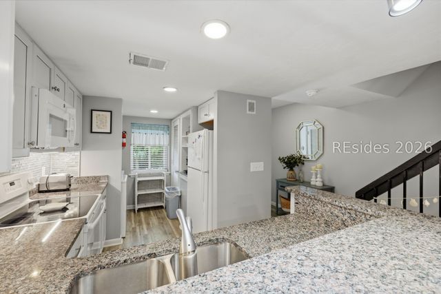 26 S Forest Beach Dr Apt 66, Hilton Head Island, SC 29928
