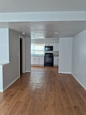 2204 Hebron Avenue D, Zion, IL 60099