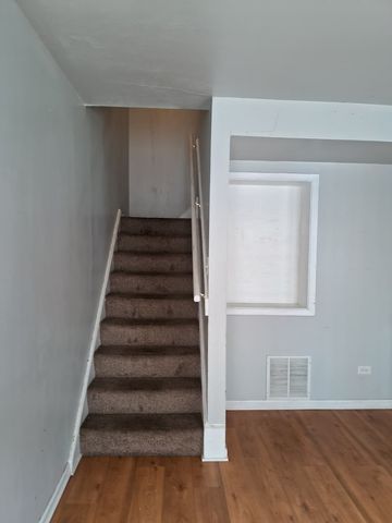 2204 Hebron Avenue D, Zion, IL 60099