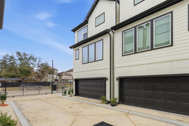 9405 Hammerly Boulevard C, Houston, TX 77080