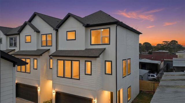 9405 Hammerly Boulevard C, Houston, TX 77080