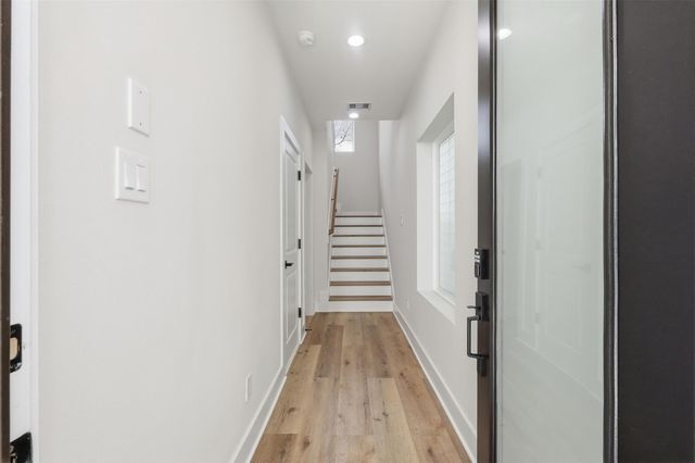 9405 Hammerly Boulevard C, Houston, TX 77080