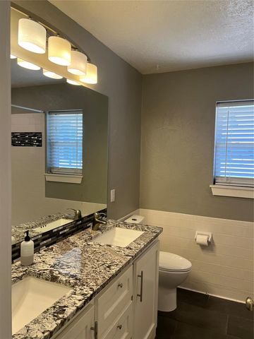 1233 Crossroads Court, Norman, OK 73072