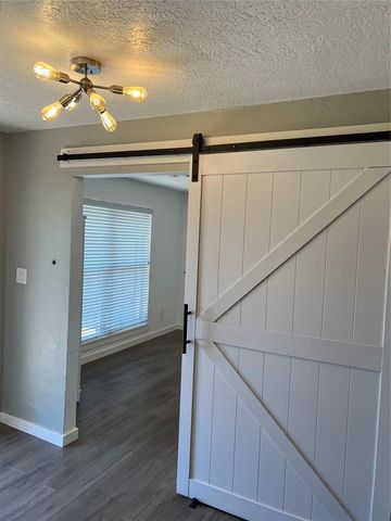 1233 Crossroads Court, Norman, OK 73072