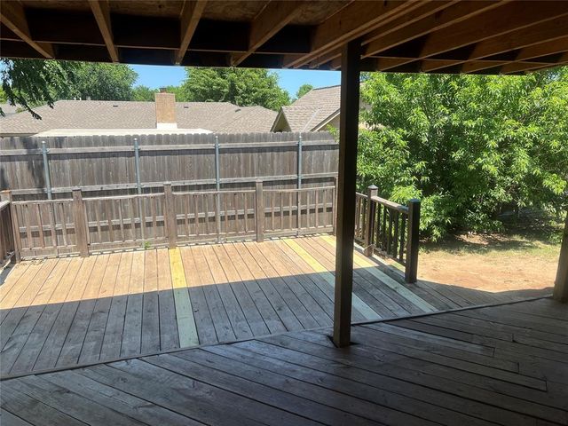 1233 Crossroads Court, Norman, OK 73072