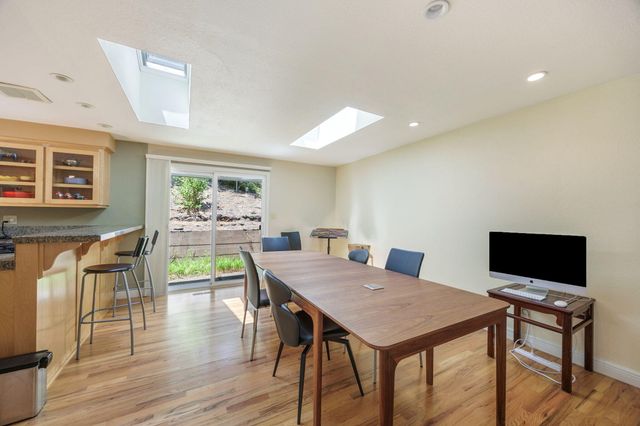 1037 Pinecrest Terrace, Ashland, OR 97520