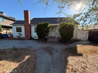 6718 Varna Avenue, Valley Glen, CA 91401