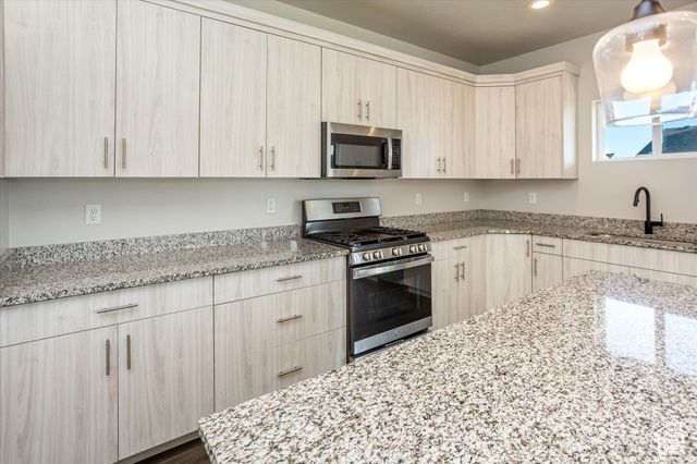 1159 S 4350 W, West Point, UT 84015