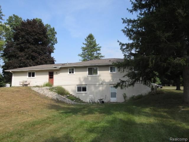319 Sherman Court, Ortonville, MI 48462