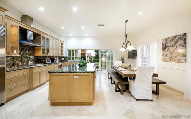 7005 Via Estrada, La Jolla, CA 92037