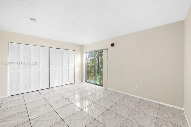 16215 NE 18th Ct 212, North Miami Beach, FL 33162