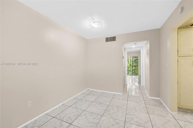 16215 NE 18th Ct 212, North Miami Beach, FL 33162