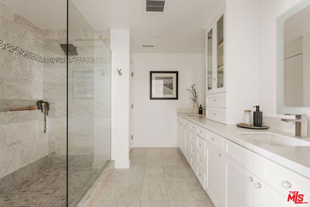 5887 W 77th Place, Los Angeles, CA 90045