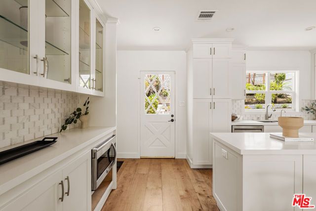 5887 W 77th Place, Los Angeles, CA 90045
