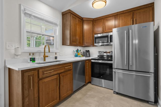 9655 Kings Grant Dr., Murrells Inlet, SC 29576