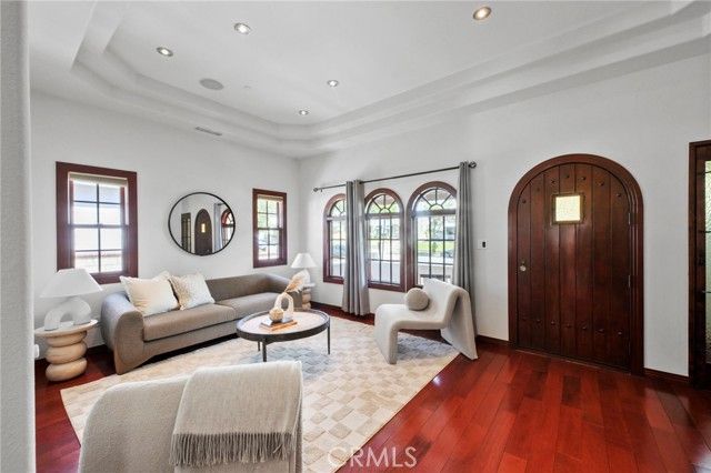 33 Elm Street, Alhambra, CA 91801