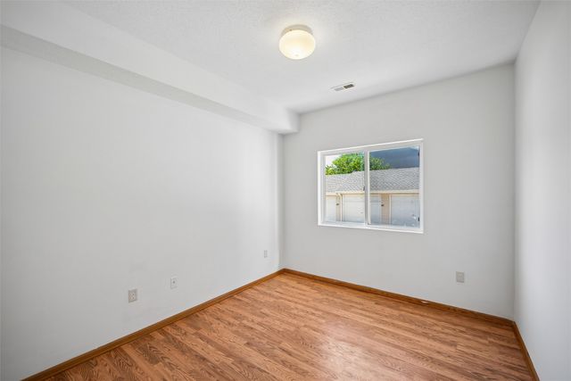 2323 E Porter Avenue 38, Des Moines, IA 50320