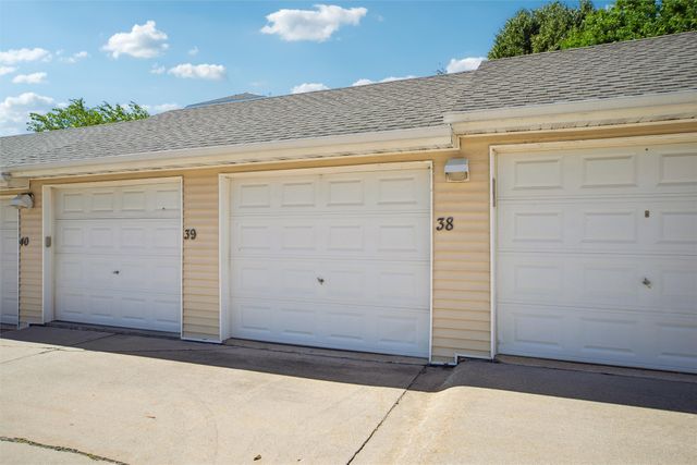 2323 E Porter Avenue 38, Des Moines, IA 50320