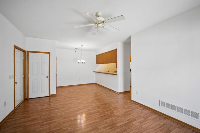 2323 E Porter Avenue 38, Des Moines, IA 50320