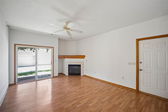 2323 E Porter Avenue 38, Des Moines, IA 50320
