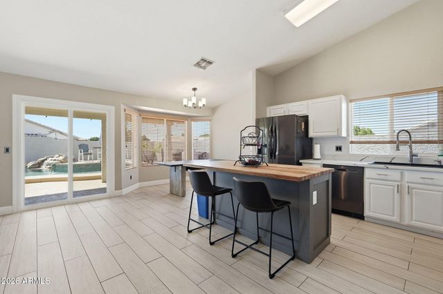 7733 E Decatur Circle, Mesa, AZ 85207