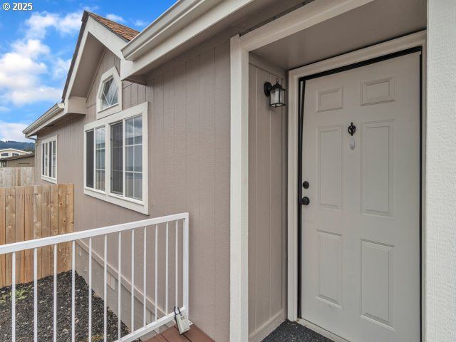 1000 S MCKERN Ct 61, Newberg, OR 97132