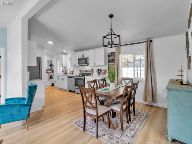 1000 S MCKERN Ct 61, Newberg, OR 97132