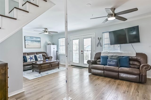 3917 3rd Street, Galveston, TX 77554