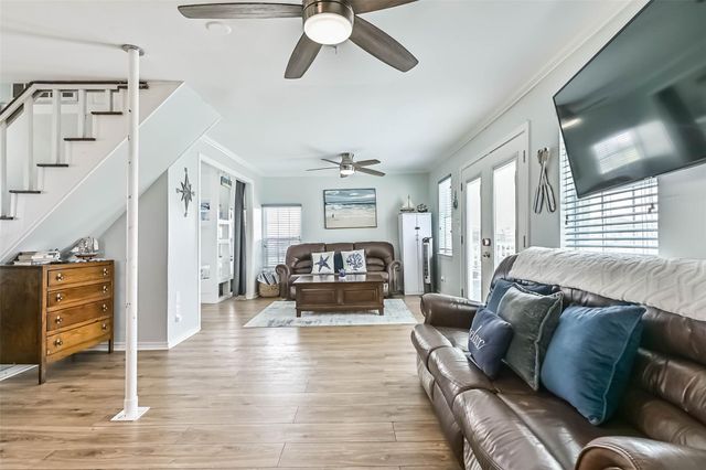 3917 3rd Street, Galveston, TX 77554