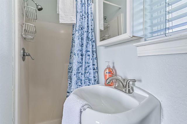 3917 3rd Street, Galveston, TX 77554