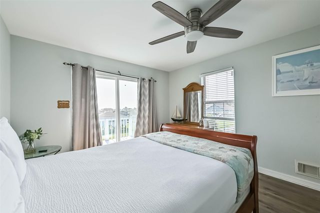 3917 3rd Street, Galveston, TX 77554