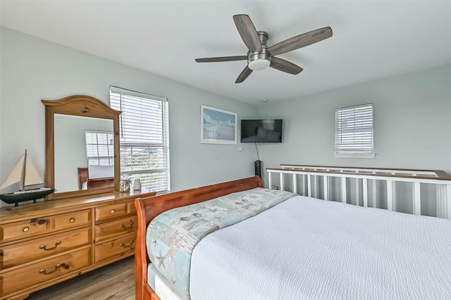 3917 3rd Street, Galveston, TX 77554