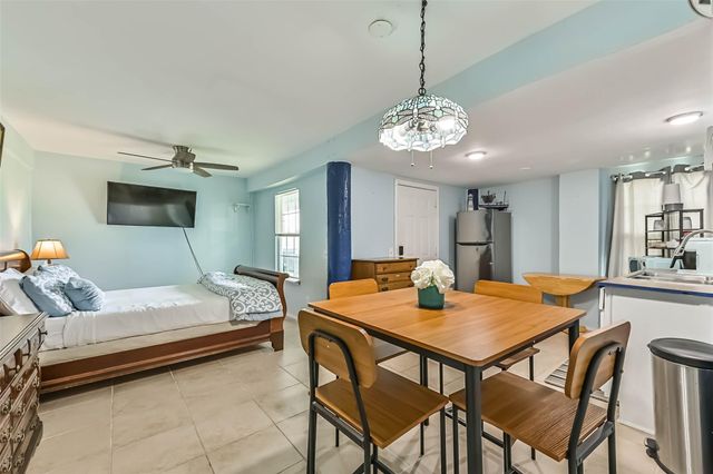 3917 3rd Street, Galveston, TX 77554