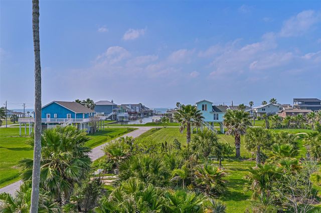 3917 3rd Street, Galveston, TX 77554