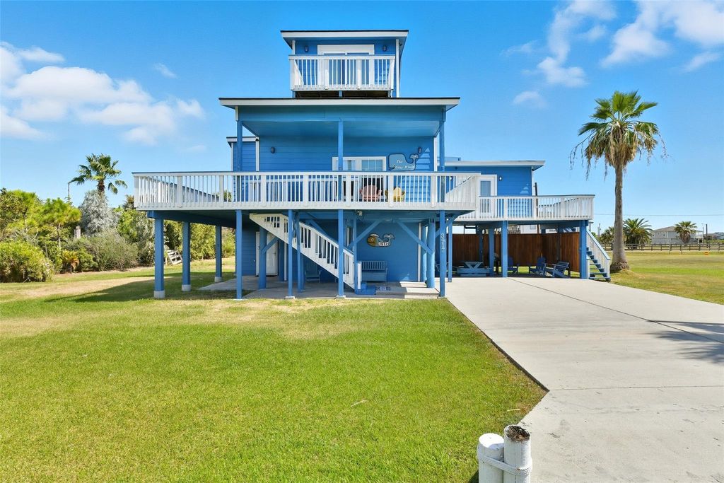 3917 3rd Street, Galveston, TX 77554