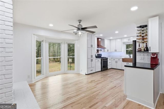 9785 La View Circle, Roswell, GA 30075