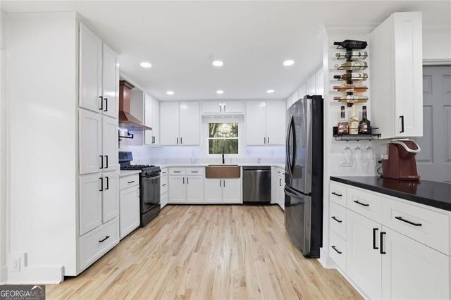 9785 La View Circle, Roswell, GA 30075