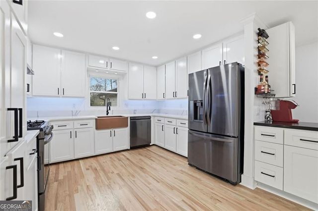 9785 La View Circle, Roswell, GA 30075