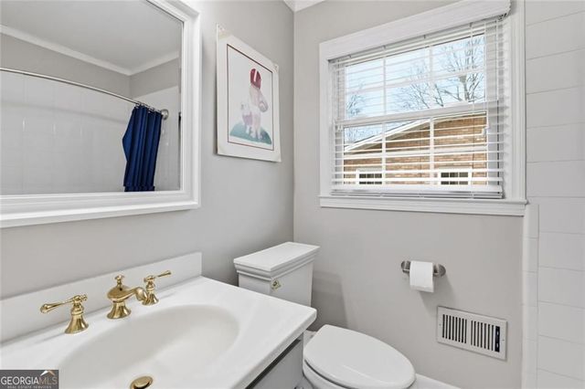 9785 La View Circle, Roswell, GA 30075