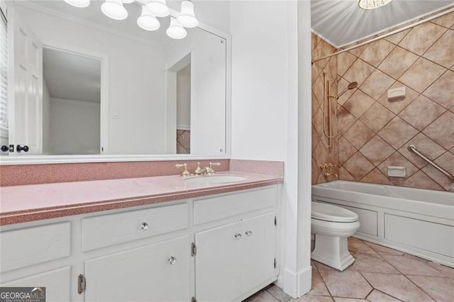 9785 La View Circle, Roswell, GA 30075