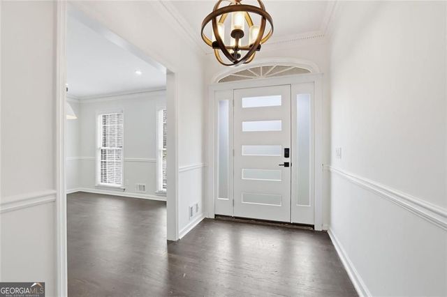 9785 La View Circle, Roswell, GA 30075